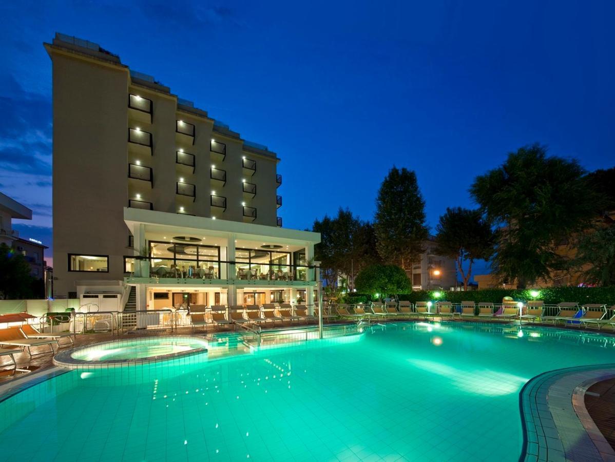 Hotel 2000 Riccione Dış mekan fotoğraf