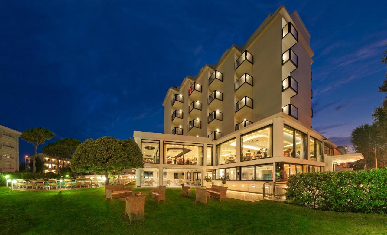Hotel 2000 Riccione Dış mekan fotoğraf