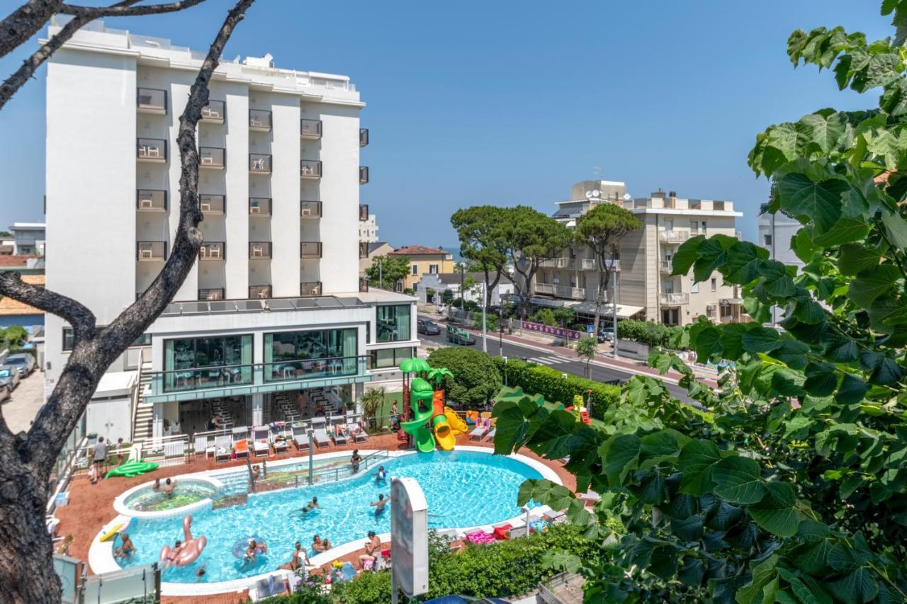 Hotel 2000 Riccione Dış mekan fotoğraf