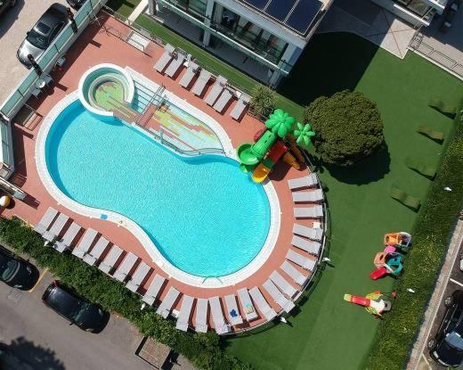 Hotel 2000 Riccione Dış mekan fotoğraf