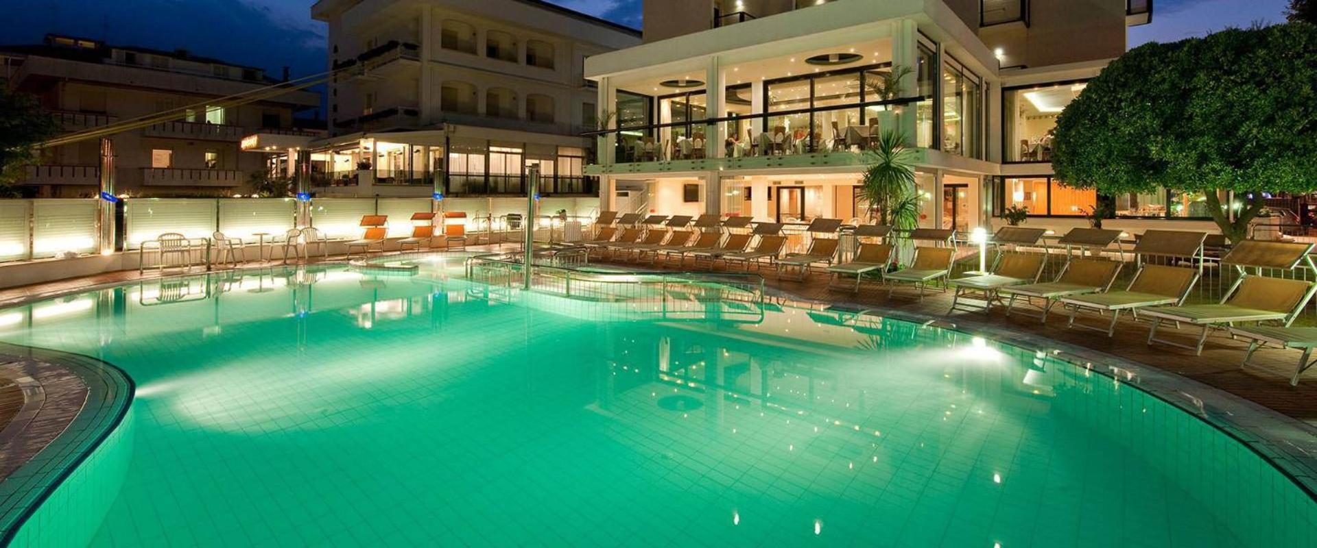 Hotel 2000 Riccione Dış mekan fotoğraf