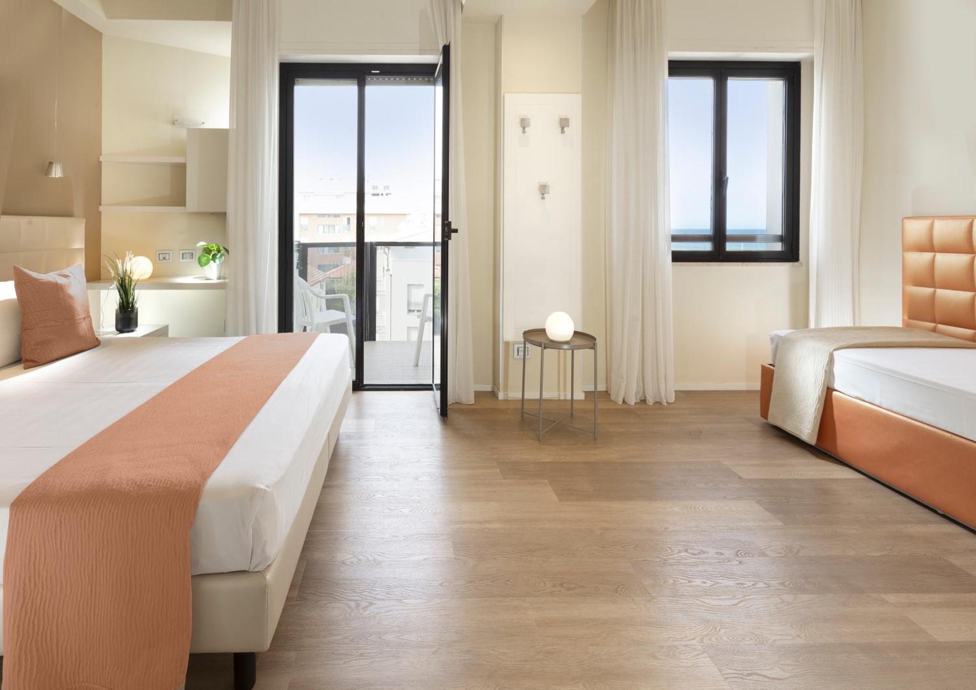 Hotel 2000 Riccione Dış mekan fotoğraf