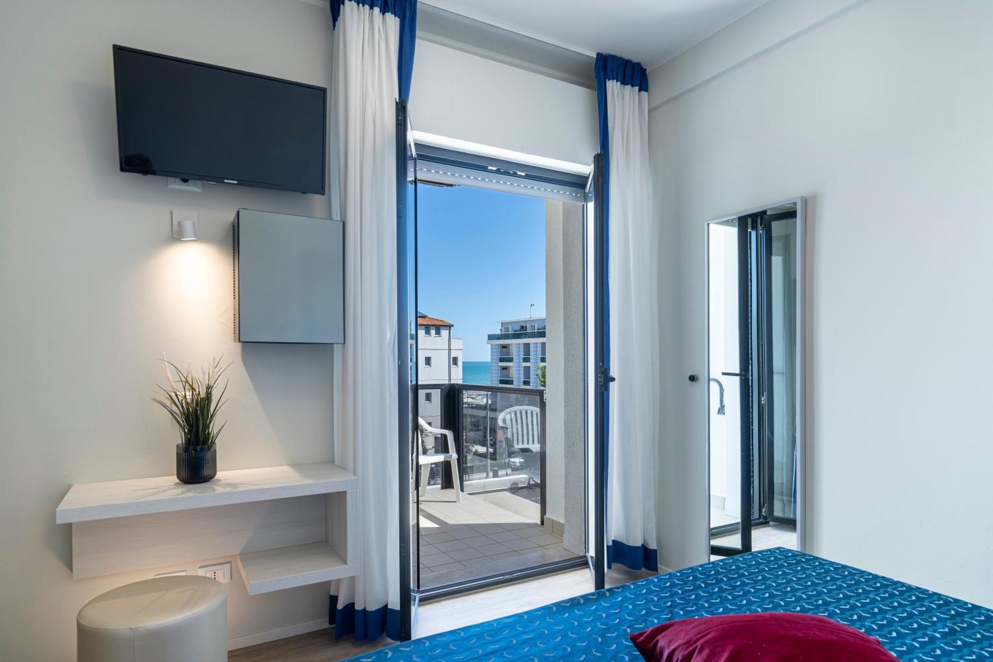 Hotel 2000 Riccione Dış mekan fotoğraf