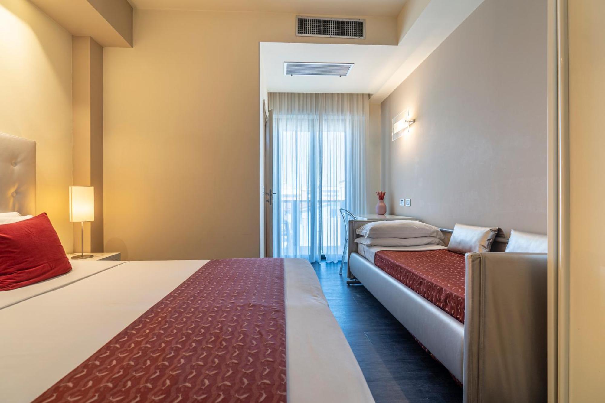 Hotel 2000 Riccione Dış mekan fotoğraf