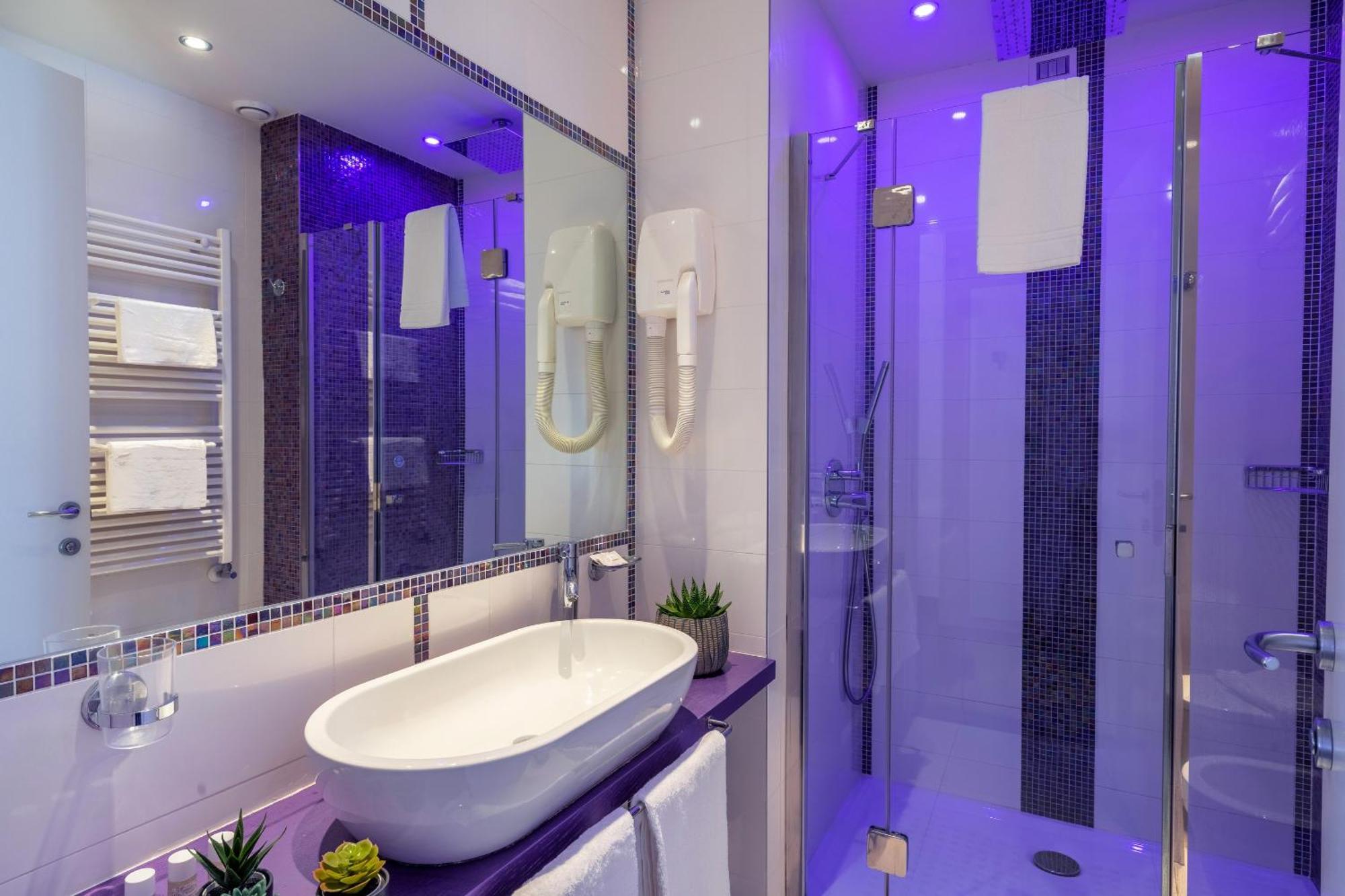 Hotel 2000 Riccione Dış mekan fotoğraf