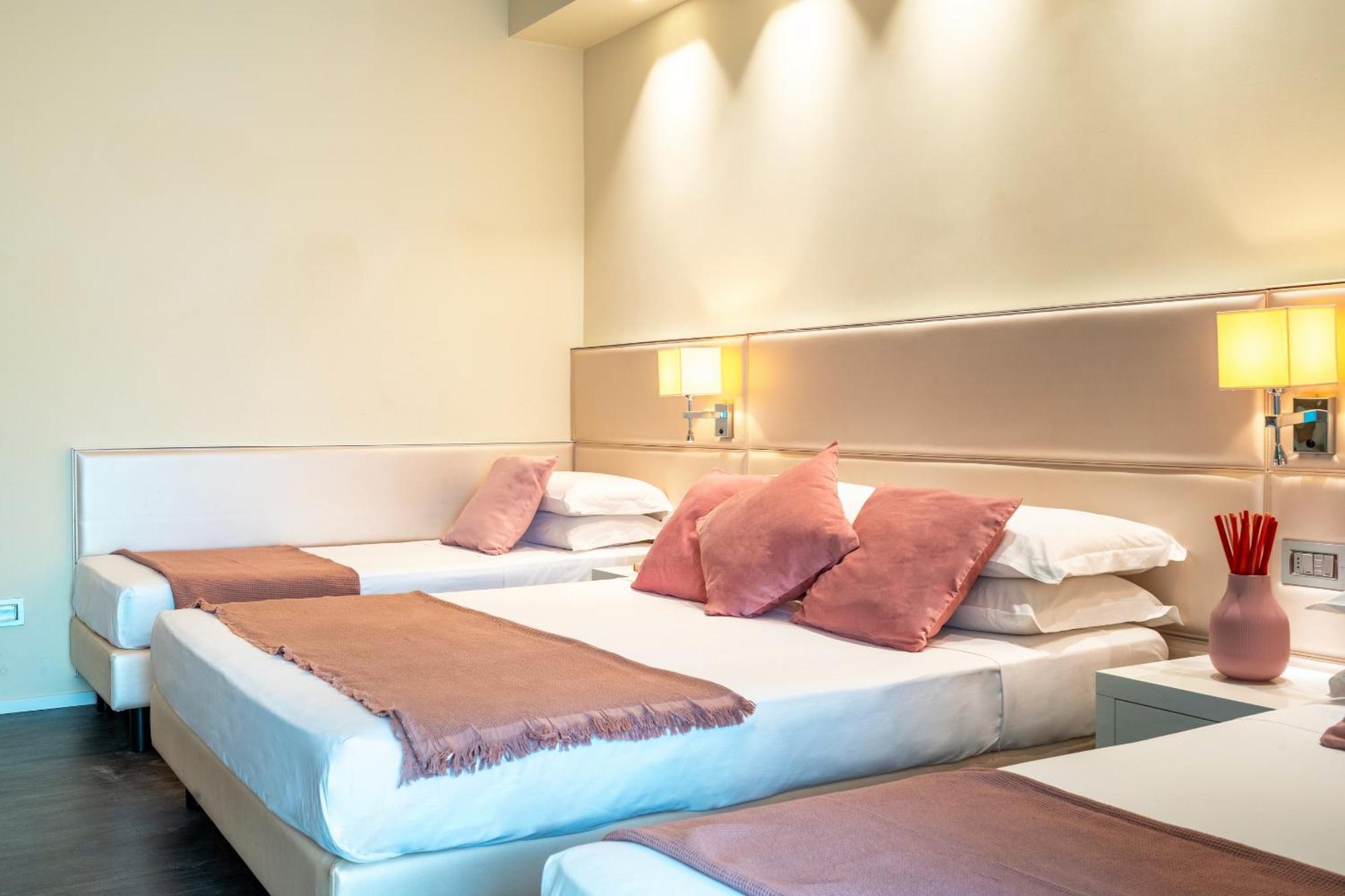 Hotel 2000 Riccione Dış mekan fotoğraf