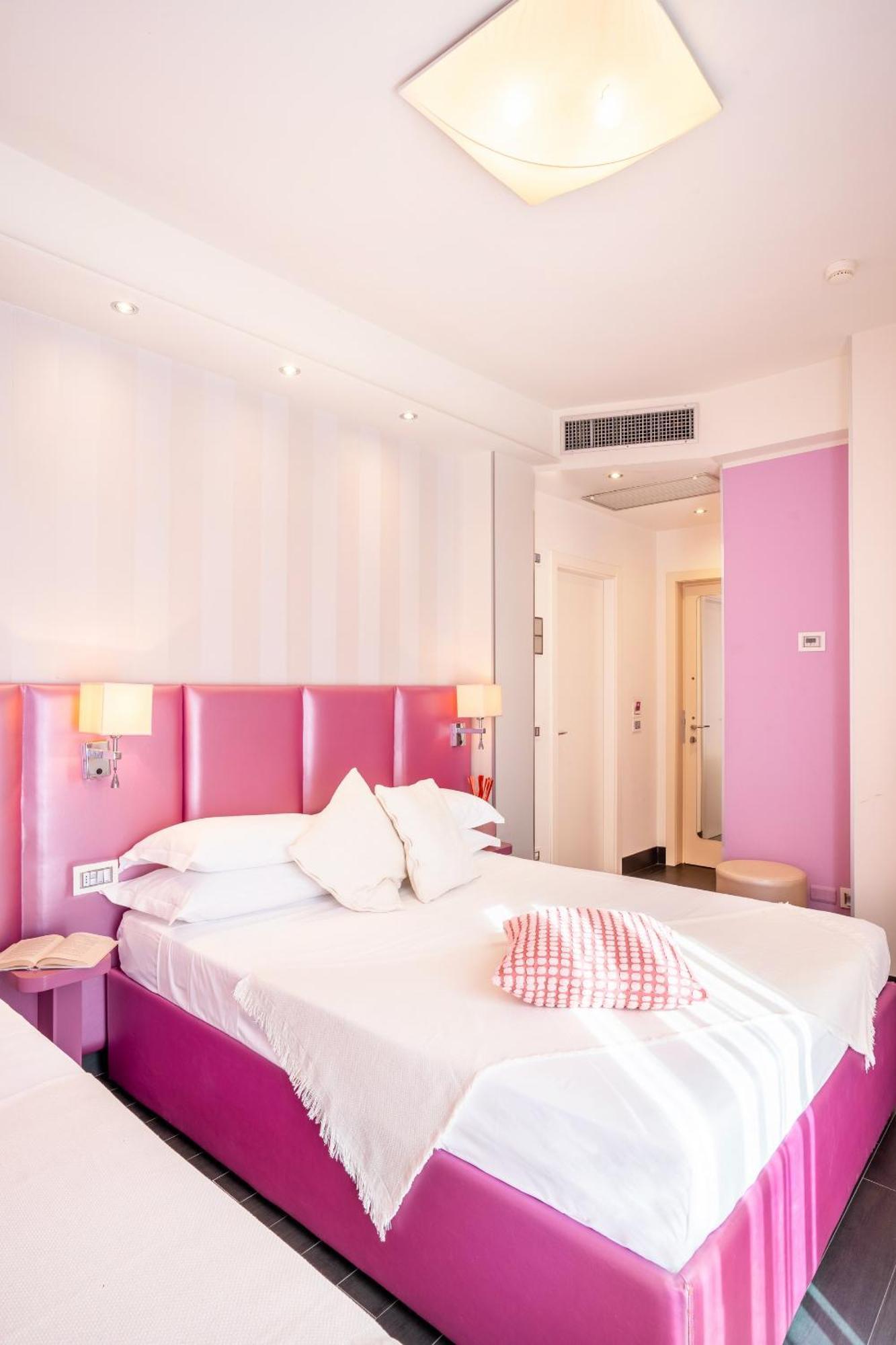 Hotel 2000 Riccione Dış mekan fotoğraf